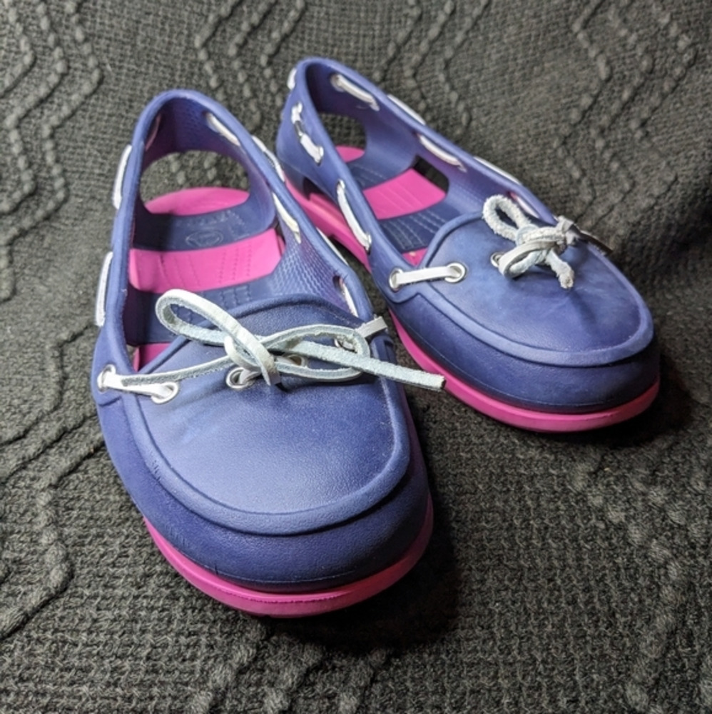 Crocs Size 6 Pink & Blue Loafers w/‎ Leather Strap Accent